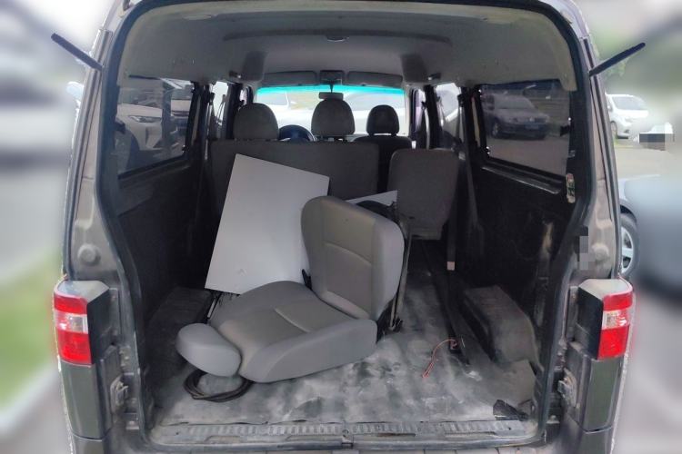 Used Jinbei Hiace X30 2013 1.3L Comfort Model Trunk
