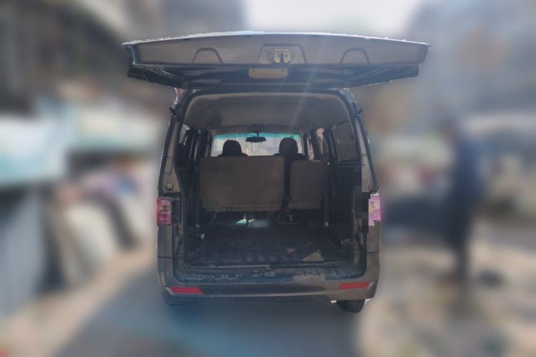 Used Jinbei Hiace X30 2013 1.3L Comfort Model Trunk