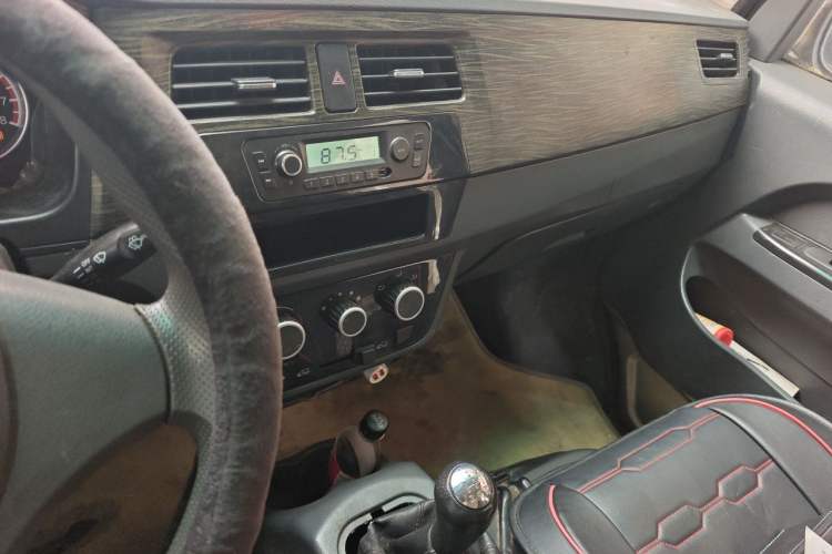 Used Jinbei Hiace X30 2013 1.3L Standard Version Audio And AC Panel