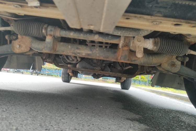 Used Jinbei Hiace X30 2013 1.3L Standard Version Chassis Front