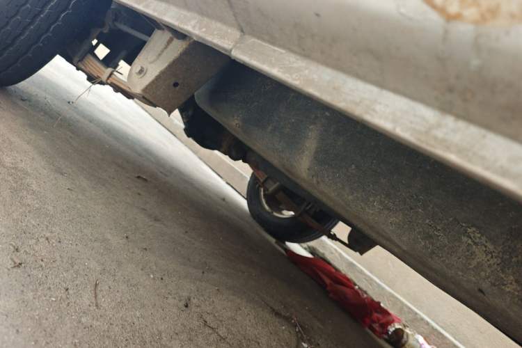 Used Jinbei Hiace X30 2013 1.3L Standard Version Chassis Rear Right