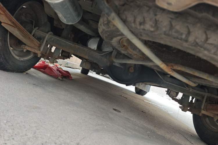 Used Jinbei Hiace X30 2013 1.3L Standard Version Chassis Rear