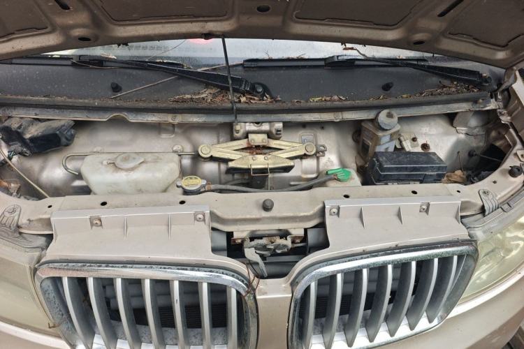 Used Jinbei Hiace X30 2013 1.3L Standard Version Engine Bay