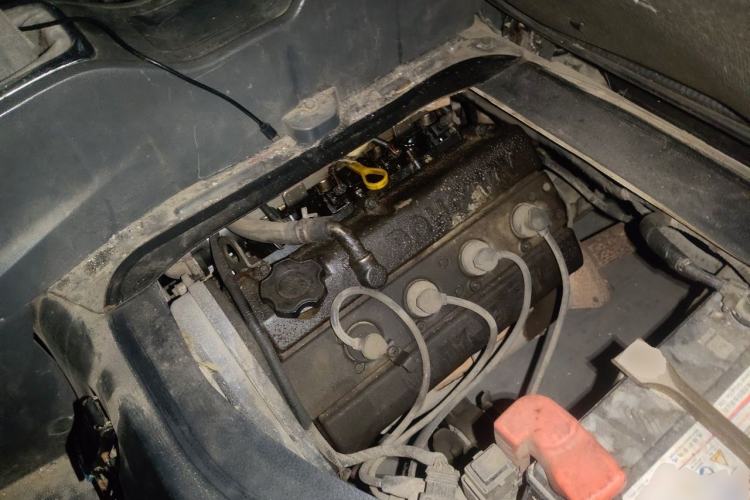 Used Jinbei Hiace X30 2013 1.3L Standard Version Engine Bay