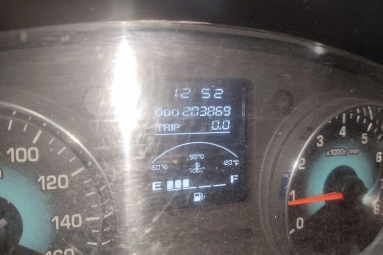 Used Jinbei Hiace X30 2013 1.3L Standard Version Odometer Close Up