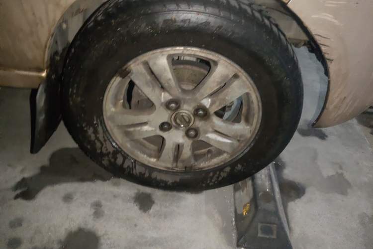 Used Jinbei Hiace X30 2013 1.3L Standard Version Right Front Wheel Hub