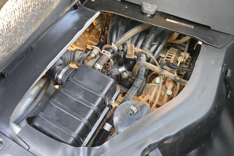 Used Jinbei Hiace X30 2013 1.3L Standard Version Engine Bay Right