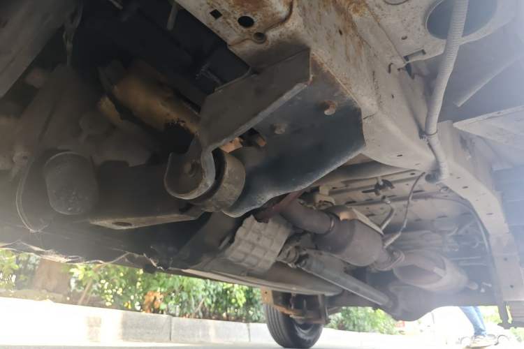 Used Jinbei Hiace X30 2013 1.3L Standard Version Chassis Front Left