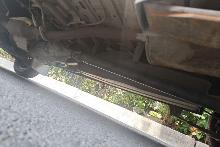 Used Jinbei Hiace X30 2013 1.3L Standard Version Chassis Rear Left