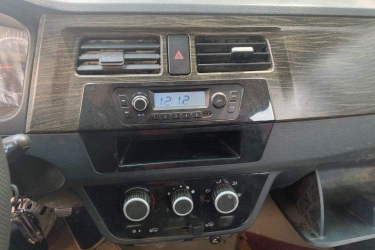 Used Jinbei Hiace X30 2013 1.3L Standard Version Audio And AC Panel