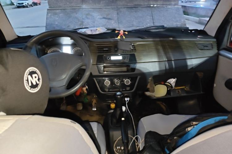 Used Jinbei Hiace X30 2013 1.3L Standard Version Center Console