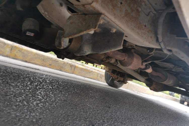 Used Jinbei Hiace X30 2013 1.3L Standard Version Chassis Front Left
