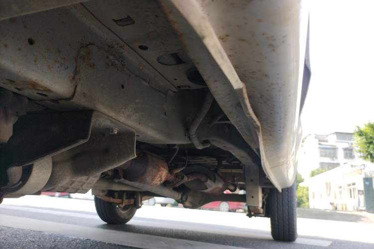 Used Jinbei Hiace X30 2013 1.3L Standard Version Chassis Front Left