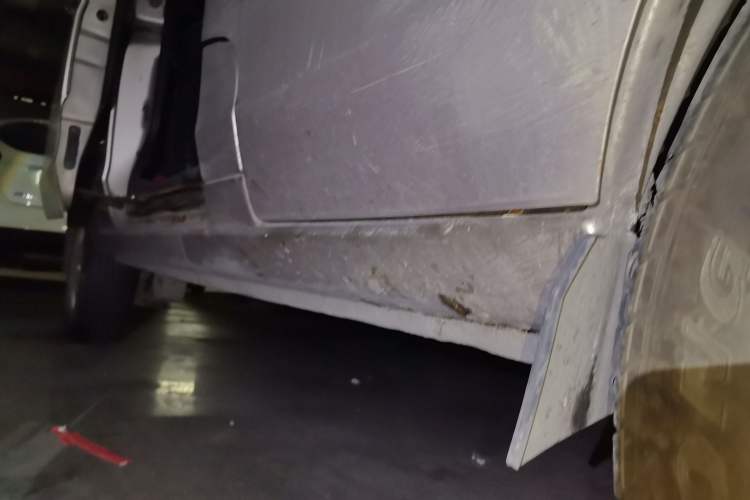 Used Jinbei Hiace X30 2013 1.3L Standard Version Chassis Front Right