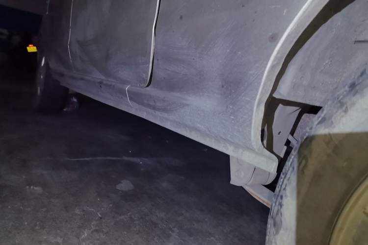 Used Jinbei Hiace X30 2013 1.3L Standard Version Chassis Rear Left