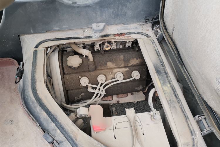 Used Jinbei Hiace X30 2013 1.3L Standard Version Engine Bay