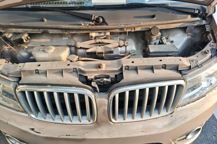 Used Jinbei Hiace X30 2013 1.3L Standard Version Engine Bay