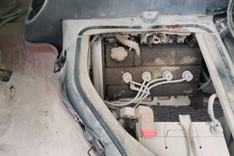 Used Jinbei Hiace X30 2013 1.3L Standard Version Engine Bay Right