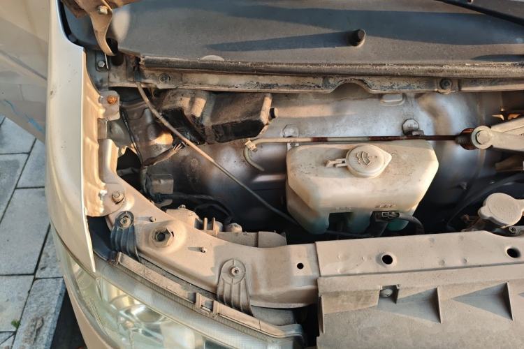 Used Jinbei Hiace X30 2013 1.3L Standard Version Engine Bay Right