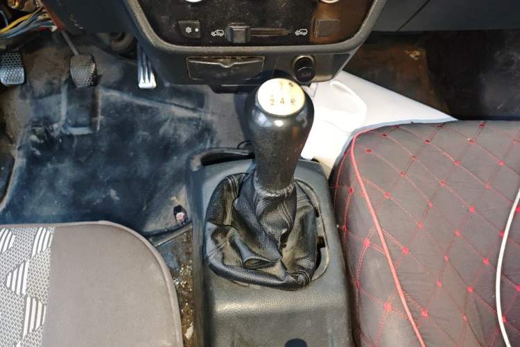 Used Jinbei Hiace X30 2013 1.3L Standard Version Gear Lever