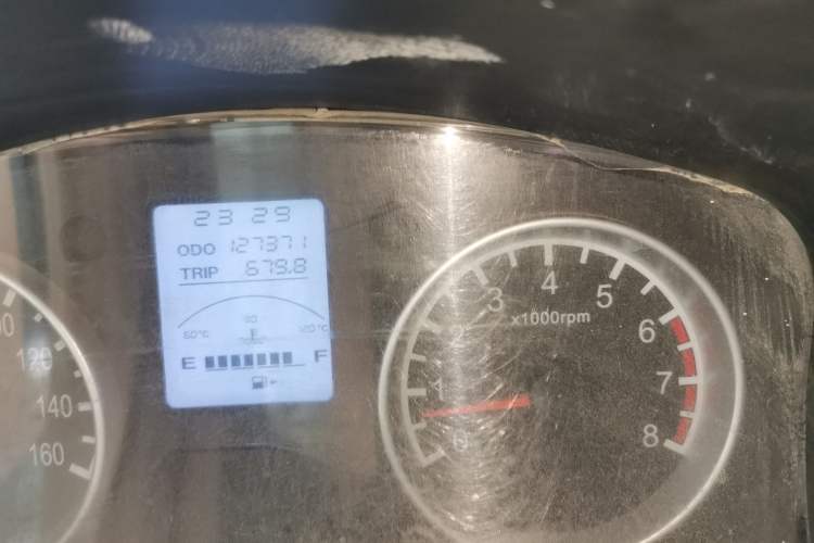 Used Jinbei Hiace X30 2013 1.3L Standard Version Odometer Close Up