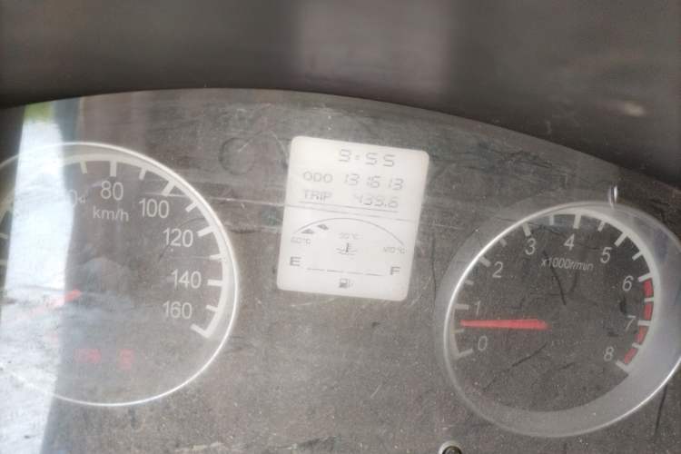 Used Jinbei Hiace X30 2013 1.3L Standard Version Odometer Close Up