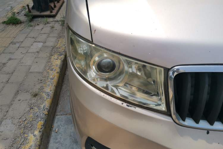 Used Jinbei Hiace X30 2013 1.3L Standard Version Right Front Headlight