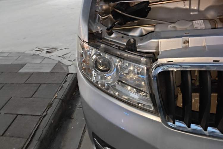 Used Jinbei Hiace X30 2013 1.3L Standard Version Right Front Headlight