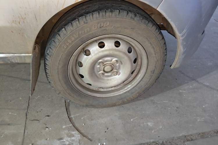 Used Jinbei Hiace X30 2013 1.3L Standard Version Right Front Wheel Hub