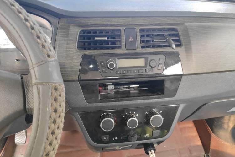 Used Jinbei Hiace X30 2013 1.3L Standard Version Audio And AC Panel