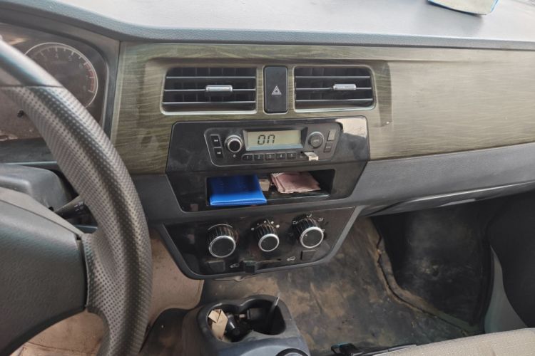 Used Jinbei Hiace X30 2013 1.3L Comfort Model Audio And AC Panel
