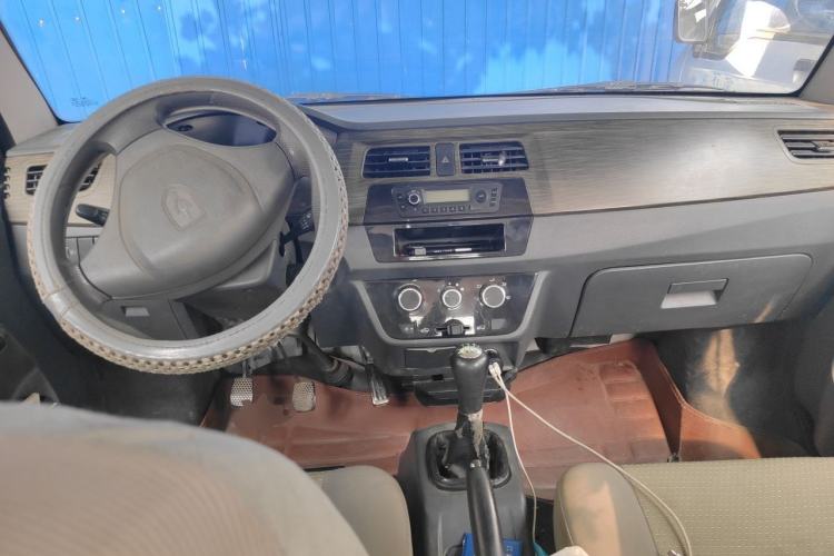 Used Jinbei Hiace X30 2013 1.3L Standard Version Center Console