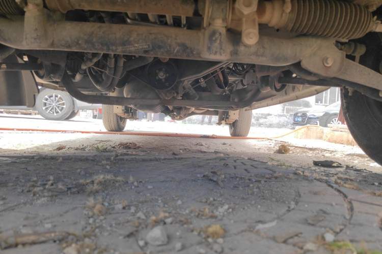 Used Jinbei Hiace X30 2013 1.3L Standard Version Chassis Front