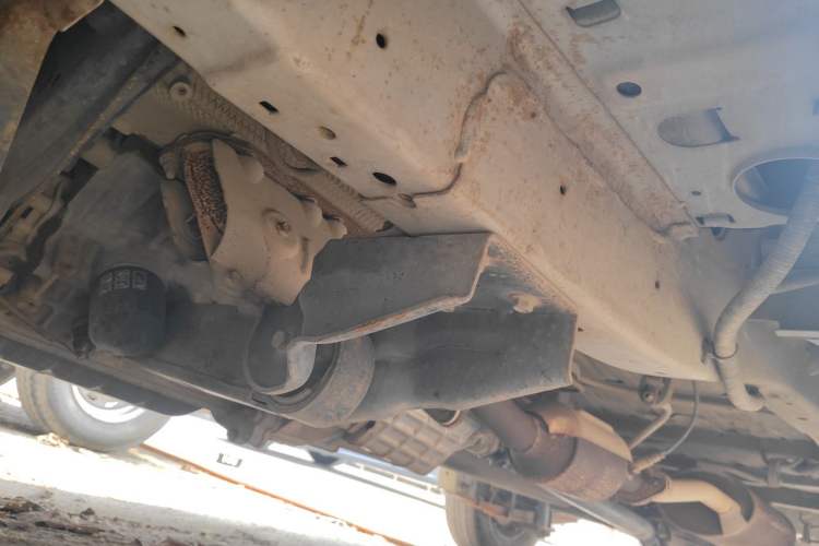 Used Jinbei Hiace X30 2013 1.3L Standard Version Chassis Front Left
