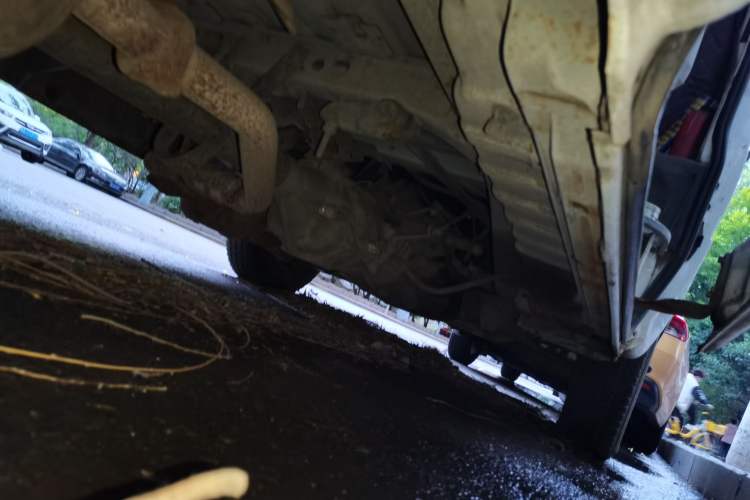 Used Jinbei Hiace X30 2013 1.3L Comfort Model Chassis Front