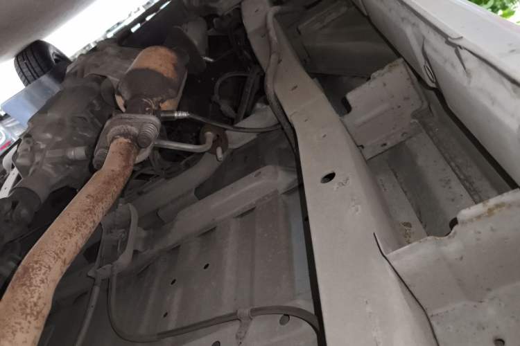 Used Jinbei Hiace X30 2013 1.3L Comfort Model Chassis Rear Left