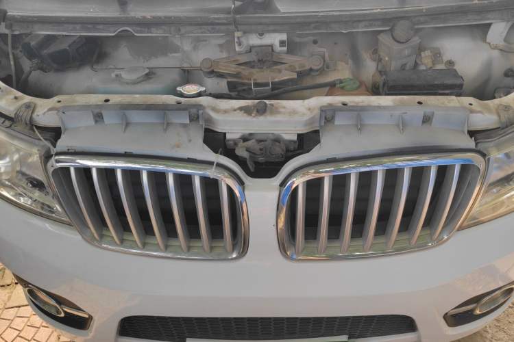 Used Jinbei Hiace X30 2013 1.3L Standard Version Engine Bay