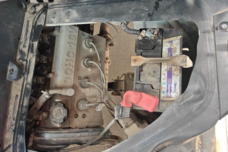 Used Jinbei Hiace X30 2013 1.3L Comfort Model Engine Bay Left