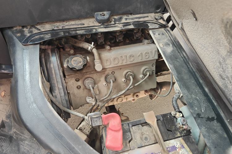 Used Jinbei Hiace X30 2013 1.3L Comfort Model Engine Bay