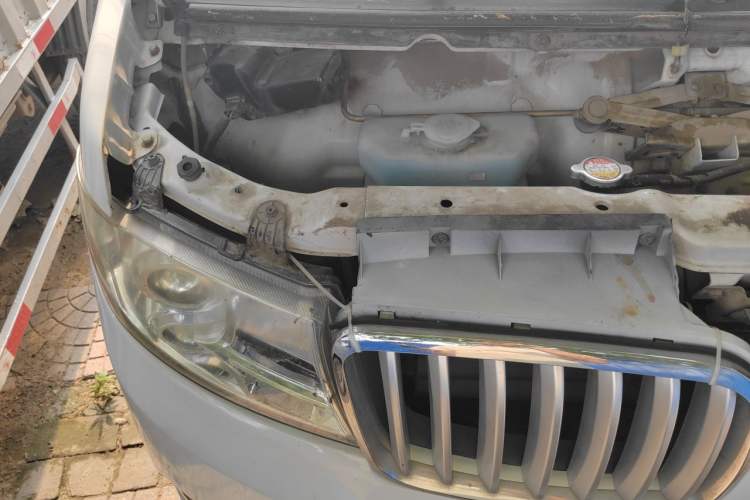Used Jinbei Hiace X30 2013 1.3L Standard Version Engine Bay Right