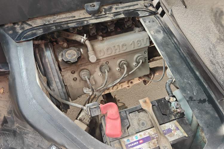 Used Jinbei Hiace X30 2013 1.3L Comfort Model Engine Bay Right