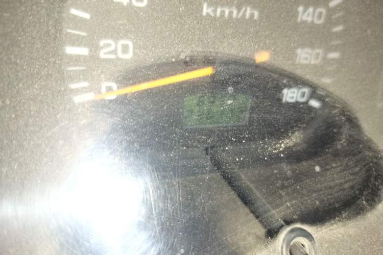 Used Jinbei Hiace X30 2013 1.3L Comfort Model Odometer Close Up