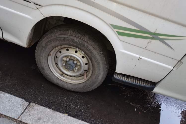 Used Jinbei Hiace X30 2013 1.3L Comfort Model Right Front Wheel Hub