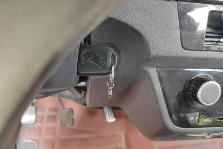 Used Jinbei Hiace X30 2013 1.3L Standard Version Vehicle Key