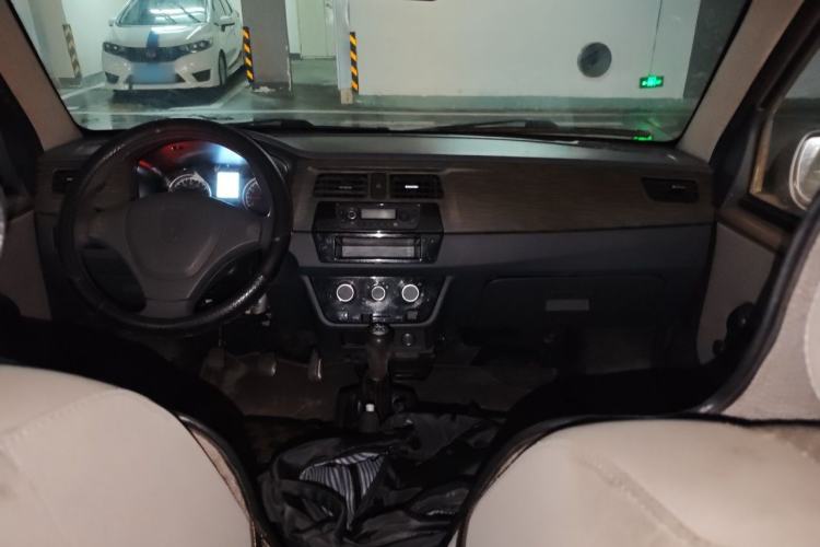 Used Jinbei Hiace X30 2013 1.3L Standard Version Center Console