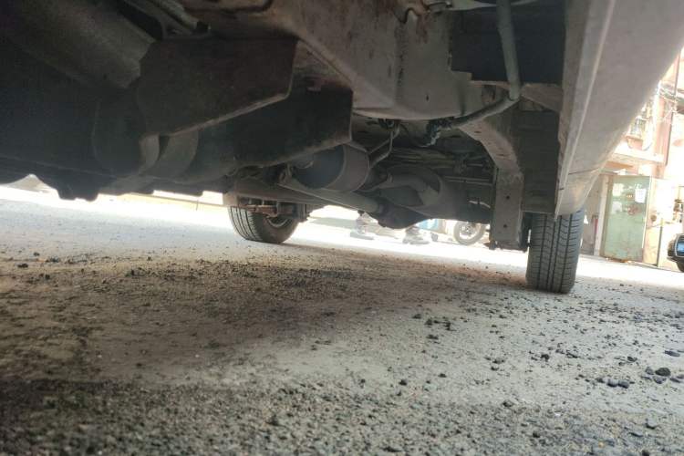 Used Jinbei Hiace X30 2013 1.3L Standard Version Chassis Front Left
