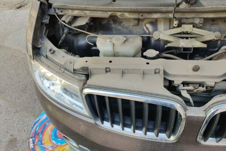 Used Jinbei Hiace X30 2013 1.3L Standard Version Engine Bay Right
