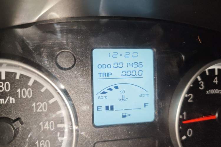 Used Jinbei Hiace X30 2013 1.3L Standard Version Odometer Close Up