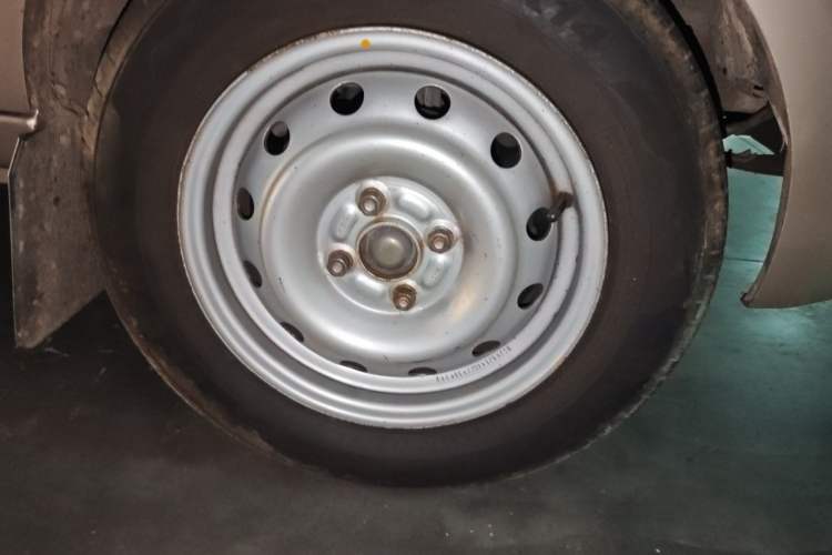 Used Jinbei Hiace X30 2013 1.3L Standard Version Right Front Wheel Hub
