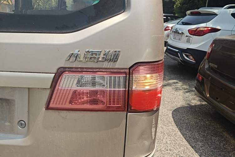 Used Jinbei Hiace X30 2013 1.3L Standard Version Right Rear Taillight